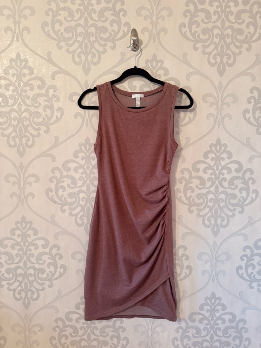 Leith Sleeveless Ruched Mini Dress in Mauve